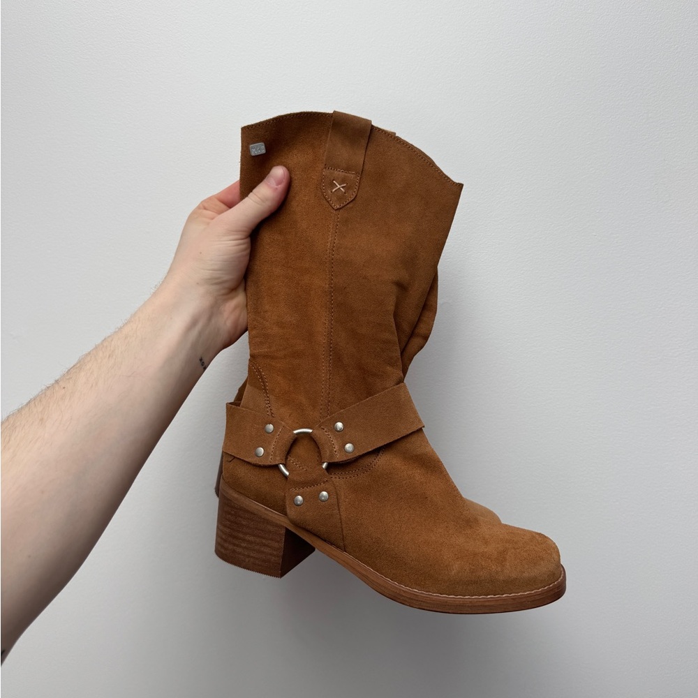 Classic Women's Suede Harness Heeled Boot - Tan